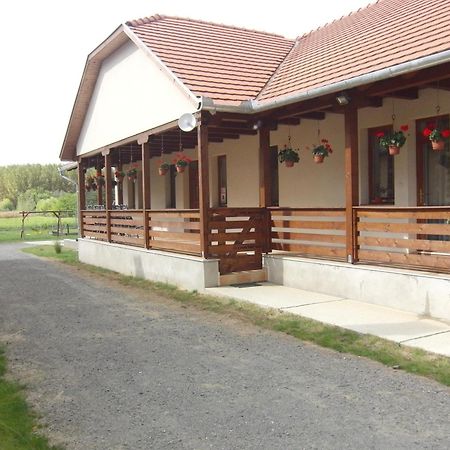 Hotel Kekszilva Vendeghaz Pap Zewnętrze zdjęcie